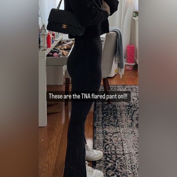 TNA flared yoga pant - Picture 2 of 2